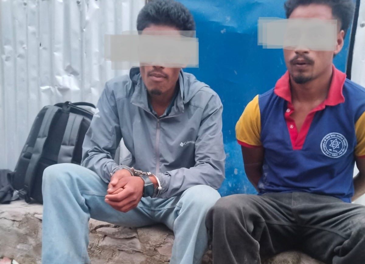 लागुऔषधसहित दुई जना पक्राउ