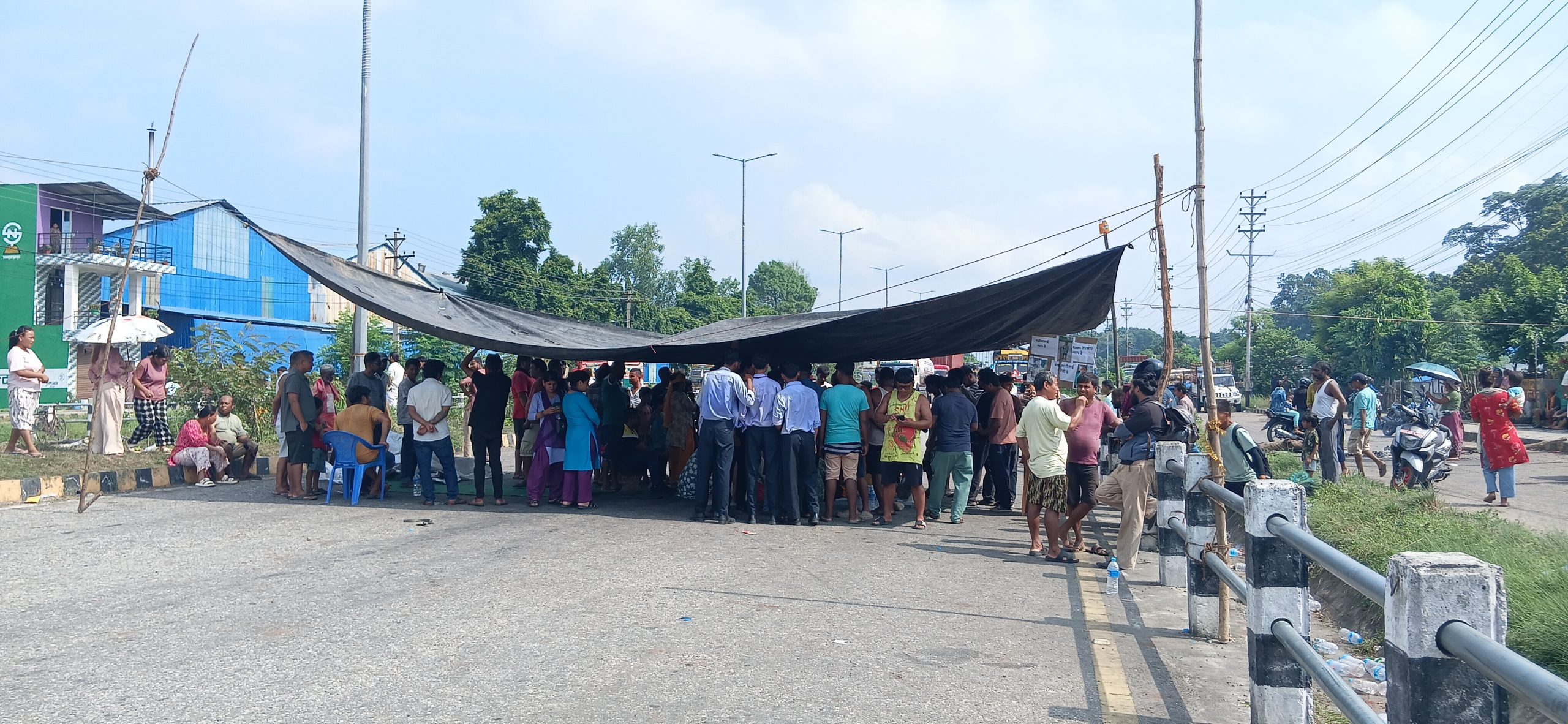 बालिकाको बलात्कारपछि हत्या घटनामा आक्रोश, सिमरामा स्थानीयको प्रदर्शनले सडक अवरुद्ध