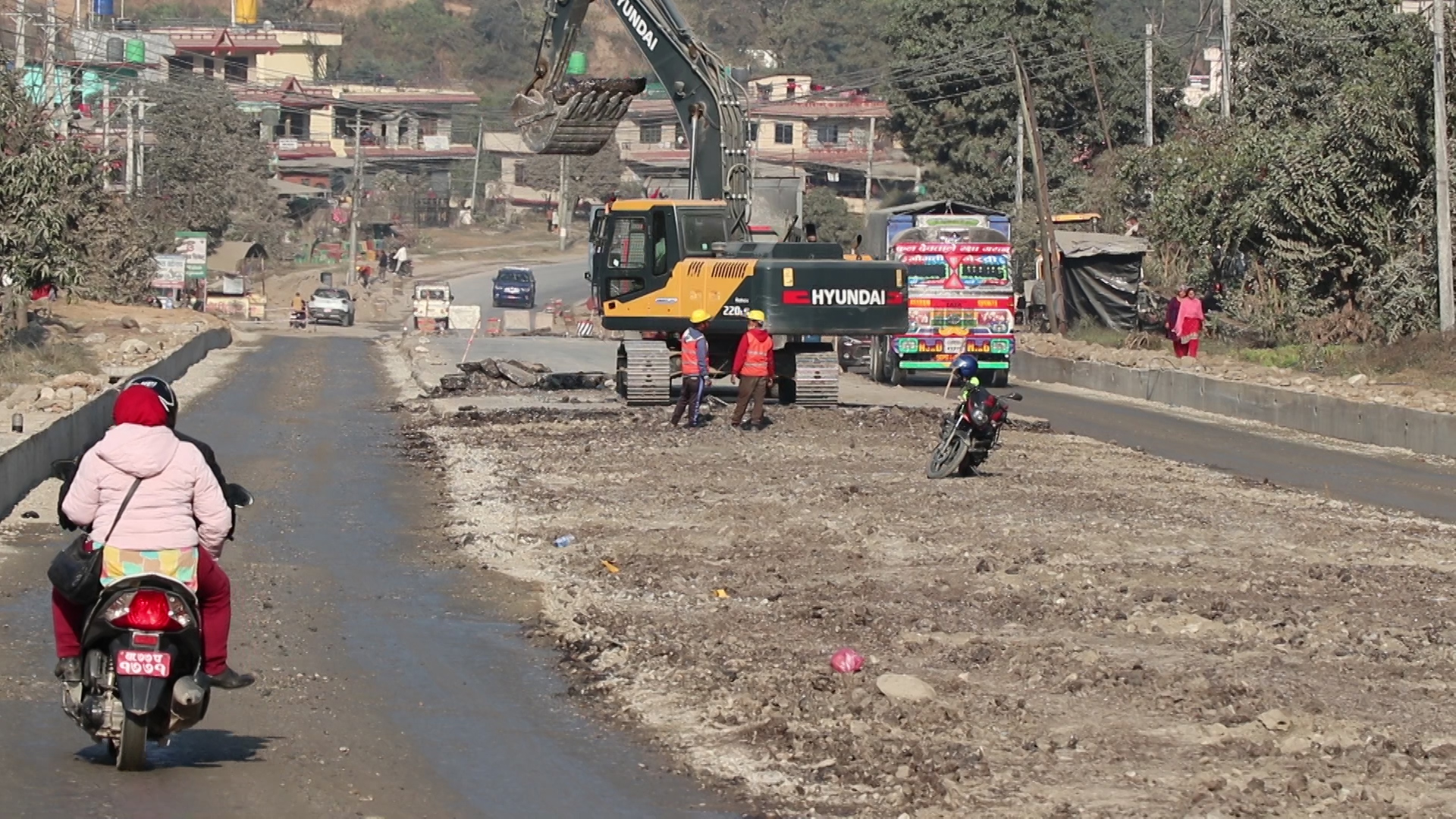 मुग्लिन-मलेखु सडकको काम तीन वर्षमा ३७ प्रतिशत मात्र
