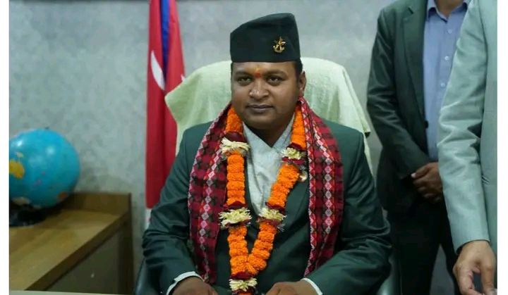 श्रममन्त्री साह पदमुक्त : प्रधानमन्त्री शाहद्वारा रास्वपाको सिफारिसमा कारबाही