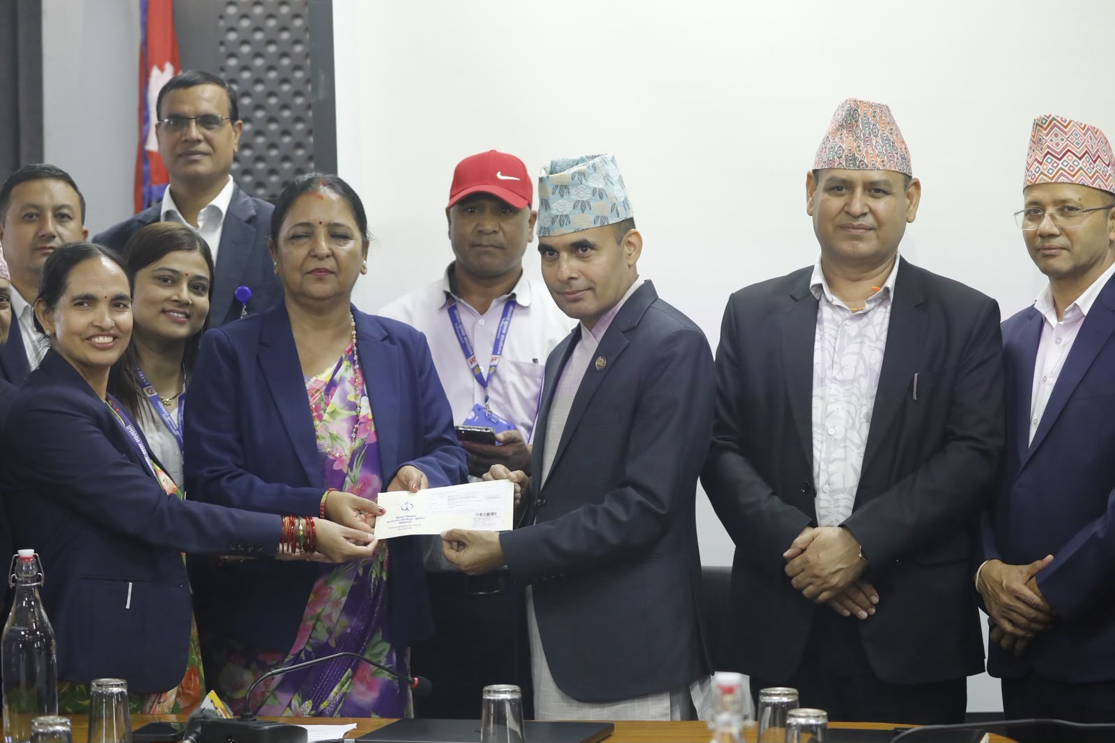 अब चाहेकै स्थानमा टेलिकमको सिमकार्ड, अनलाइन फारम भरेपछि घरमै पुर्‍याइने