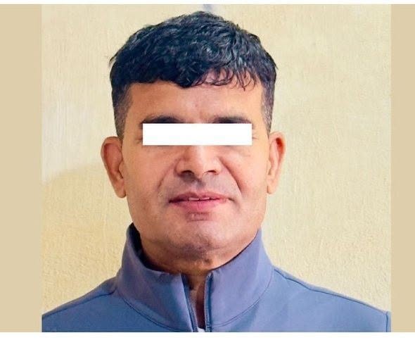 स्थायी लेखा नम्बर बन्द गर्ने सिफारिसमा घुस लिने लेखा अधिकृत पक्राउ