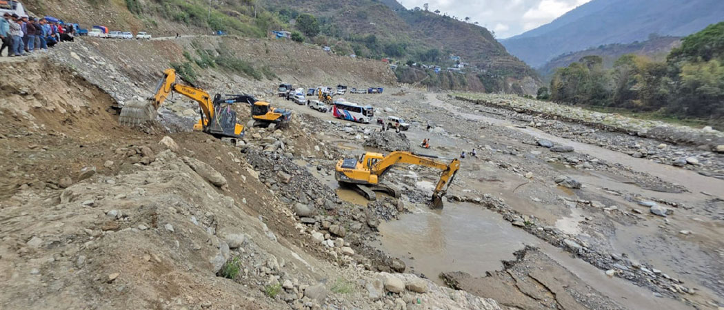 बीपी राजमार्ग : चुनौतीपूर्ण खण्डको नयाँ ट्रयाक १० दिनभित्र सञ्चालनमा आउने