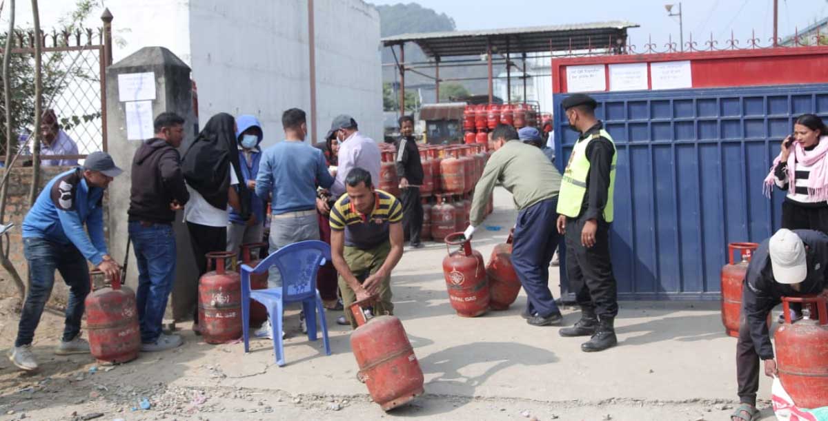 ग्यासको आयात निरन्तर छ, अनावश्यक सञ्चित नगरौँ : निगम