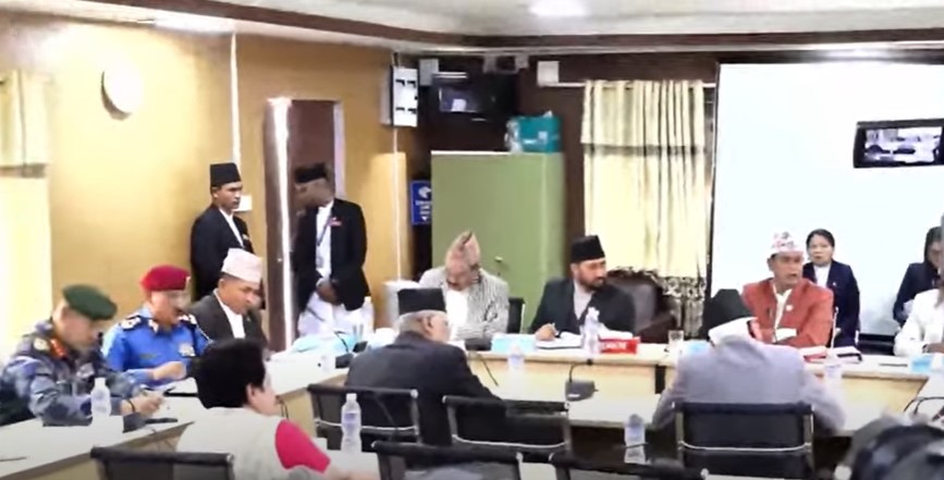 नेपाली काँग्रेसका सांसदहरुले संसदीय समितिको बैठकमा गृहमन्त्री रवि लामिछानेको राजीनामा माग