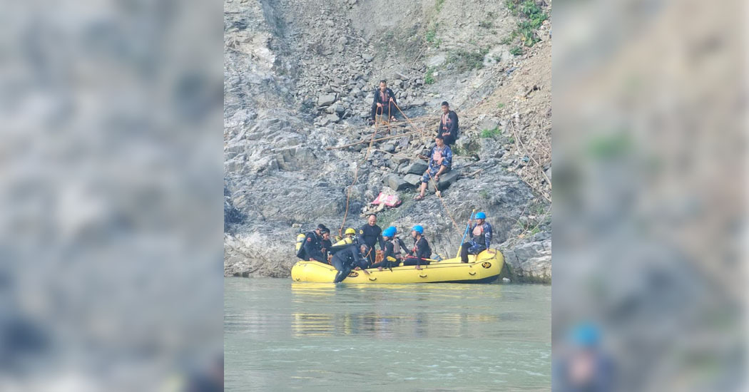 त्रिशूली नदीमा दुई युवक बेपत्ता, खोजी कार्य जारी