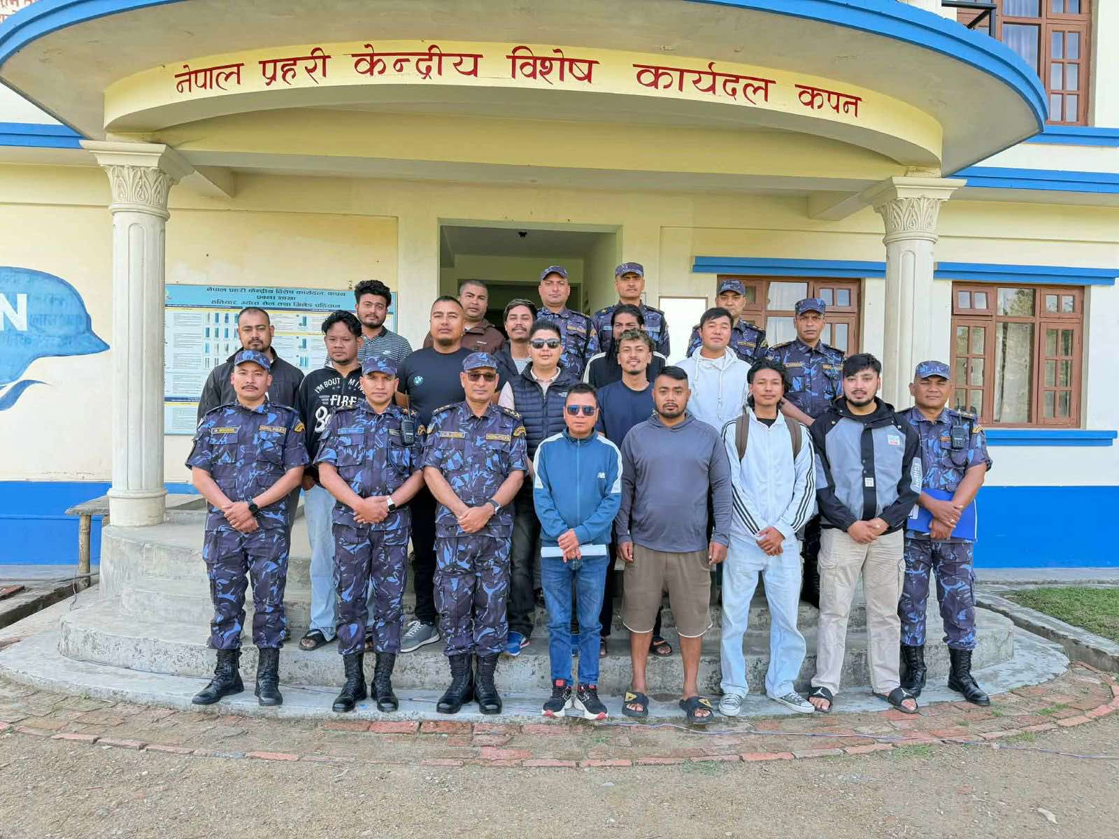 नेपाल पुलिस केन्द्रीय विशेष कार्यदलमा वाल निर्माण कार्य सुरु, स्थानीय युवाहरूको सक्रियता